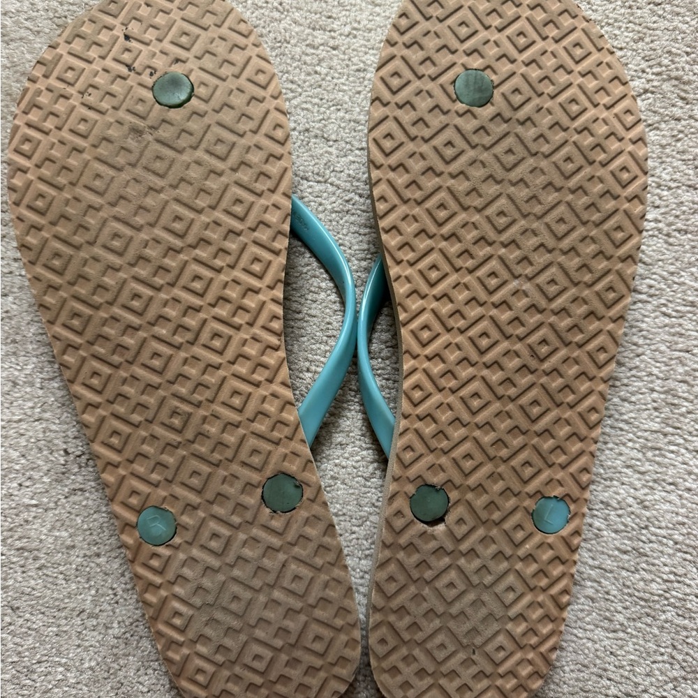 Tory Burch Light Blue Floral-Print Flip Flops with Gold Logo - Picture 3 of 4